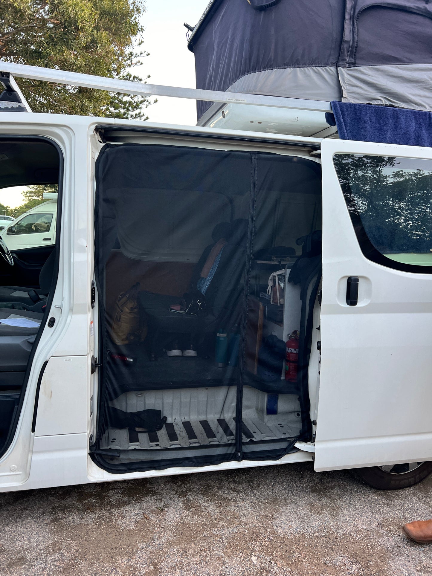 Magnetic fly screen for Hiace S300 sliding door