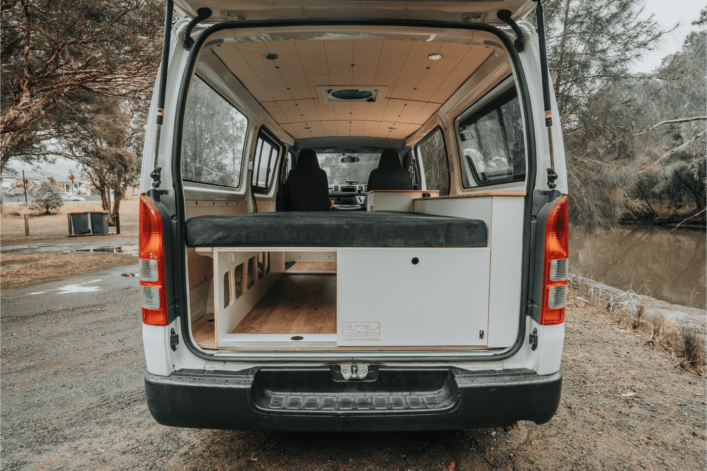 CVF 39 EB/BS W - H200 Hiace