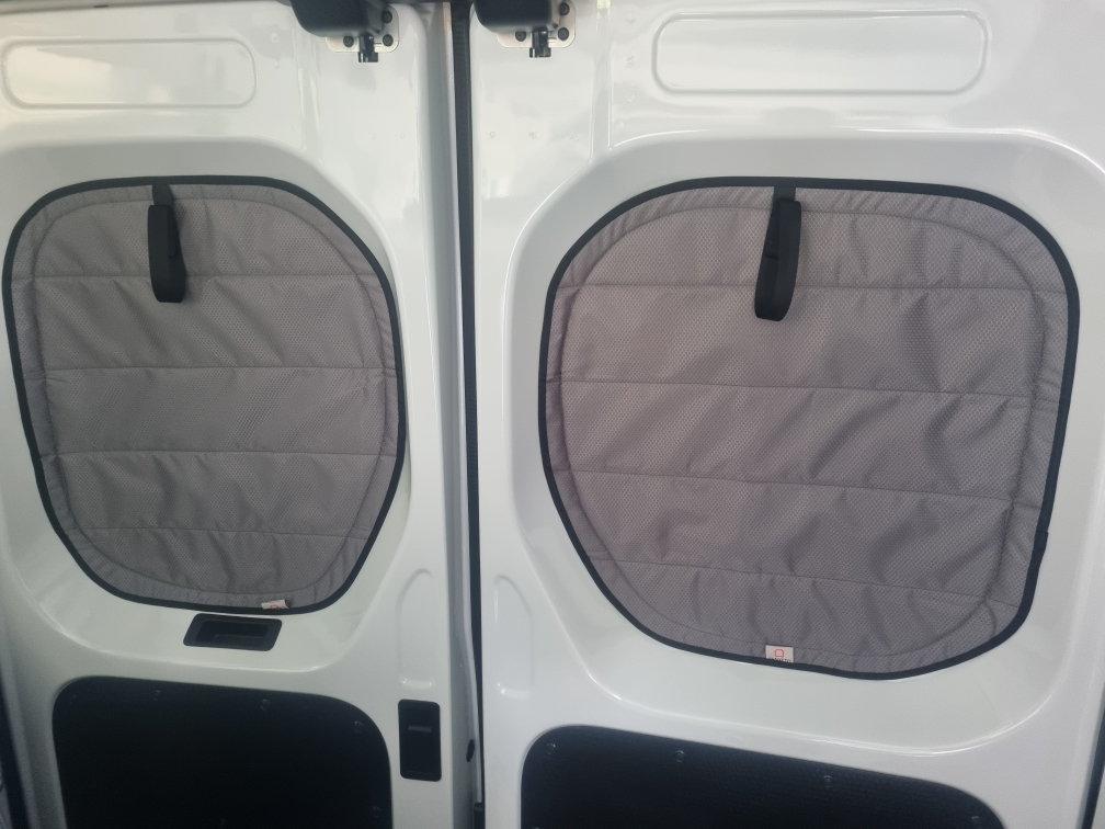 Rear door window covers for LDV Deliver 9