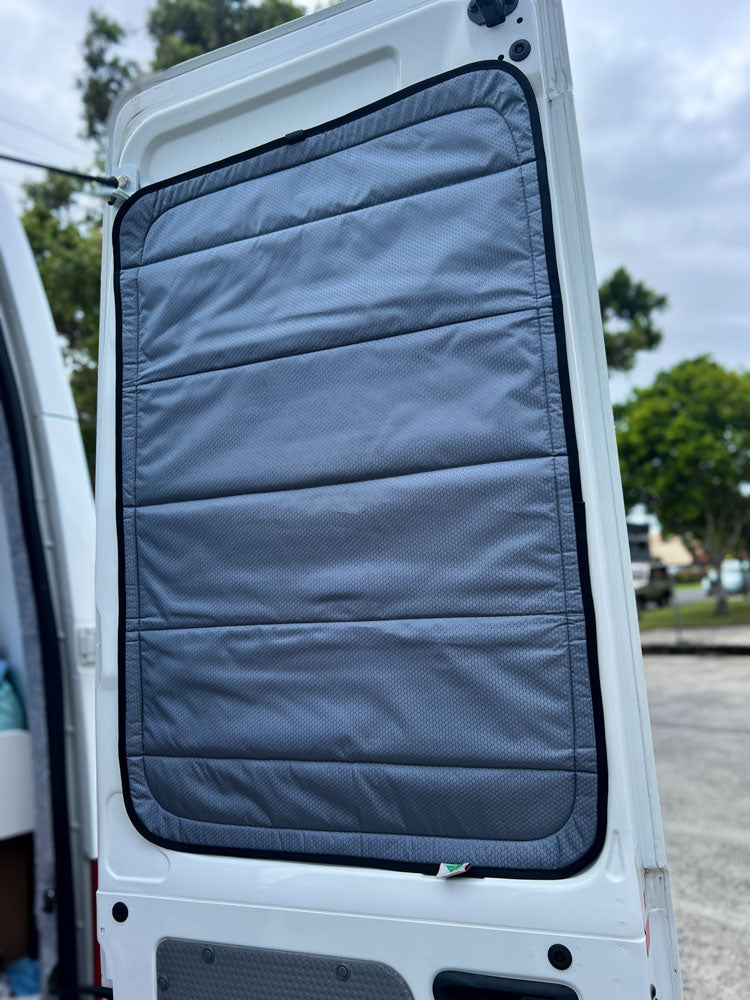 Rear door window covers for LDV V80