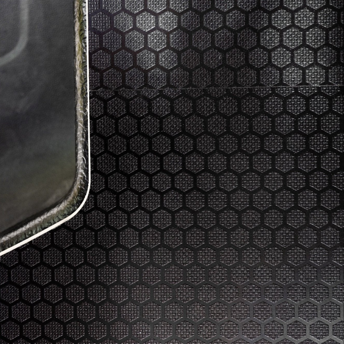 VF_FORD_TCUST_LWB_SD_ILLU_RENDER_3