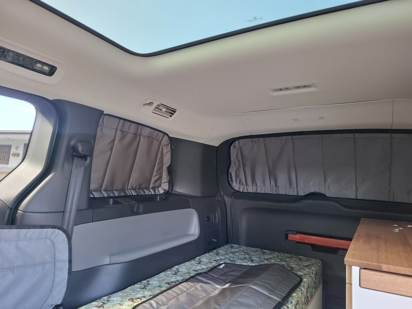 VW Buzz Slider Door Window Cover (Driver)